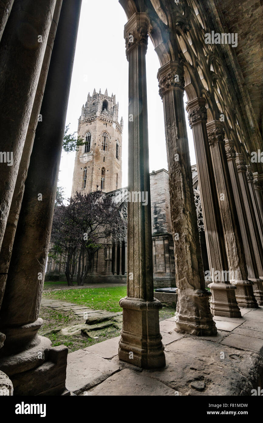 La Seu Vella, Lleida. Cloître et clocher. Banque D'Images