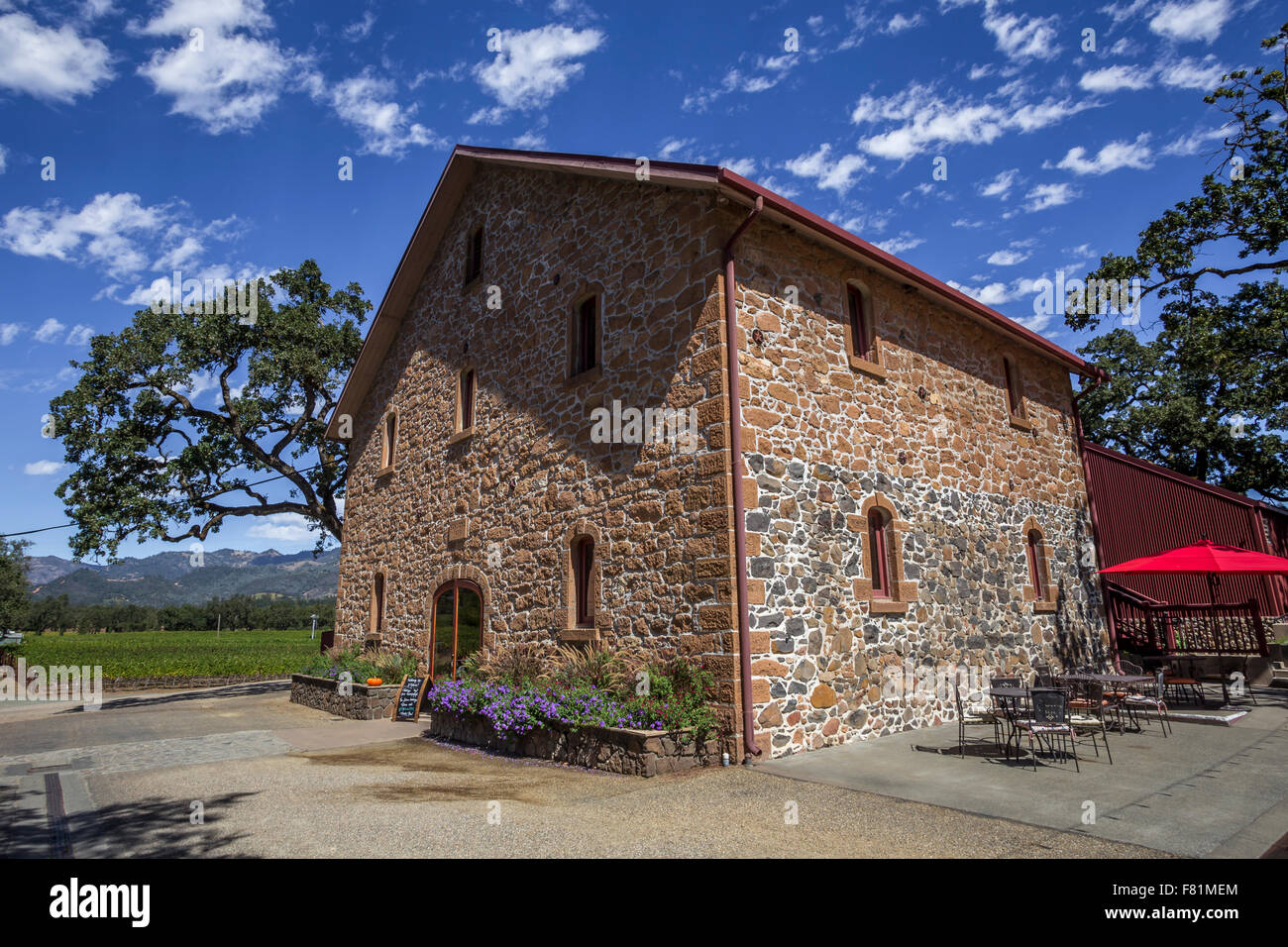 Grange en pierre, salle de dégustation de vins, Ehlers Estate Winery, Ehlers Lane, St Helena, Napa Valley, California, United States, Amérique du Nord Banque D'Images
