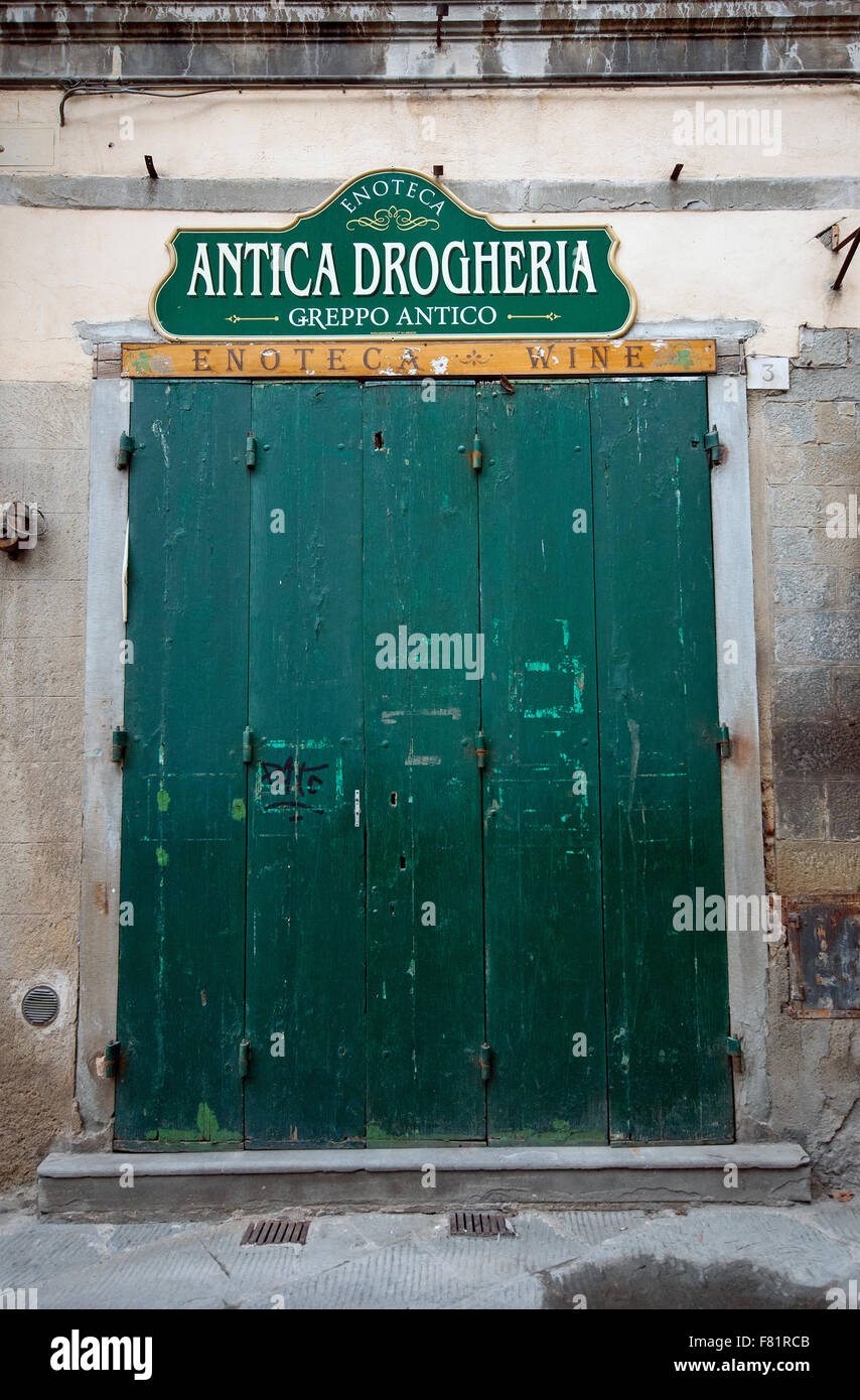 Porte de l'ancienne boutique à Cortona, Toscane, Italie Banque D'Images
