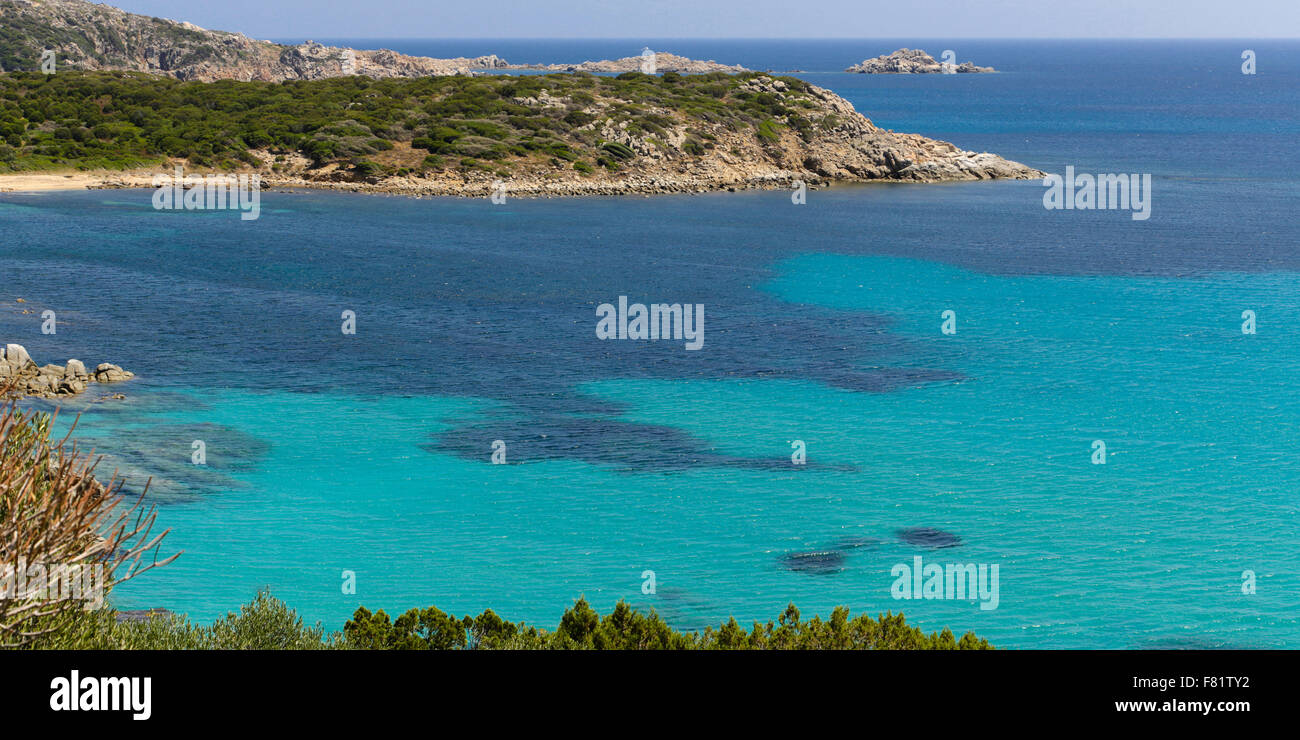 Vue sur la magnifique plage de Spiaggia di Tuerredda, Sardaigne Banque D'Images