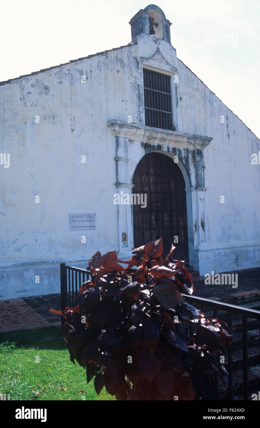 Porta Coeli, construite en 1607 que la chapelle pour le couvent de Santo Domingo (plus tard démolie), San German, Puerto Rico. Banque D'Images