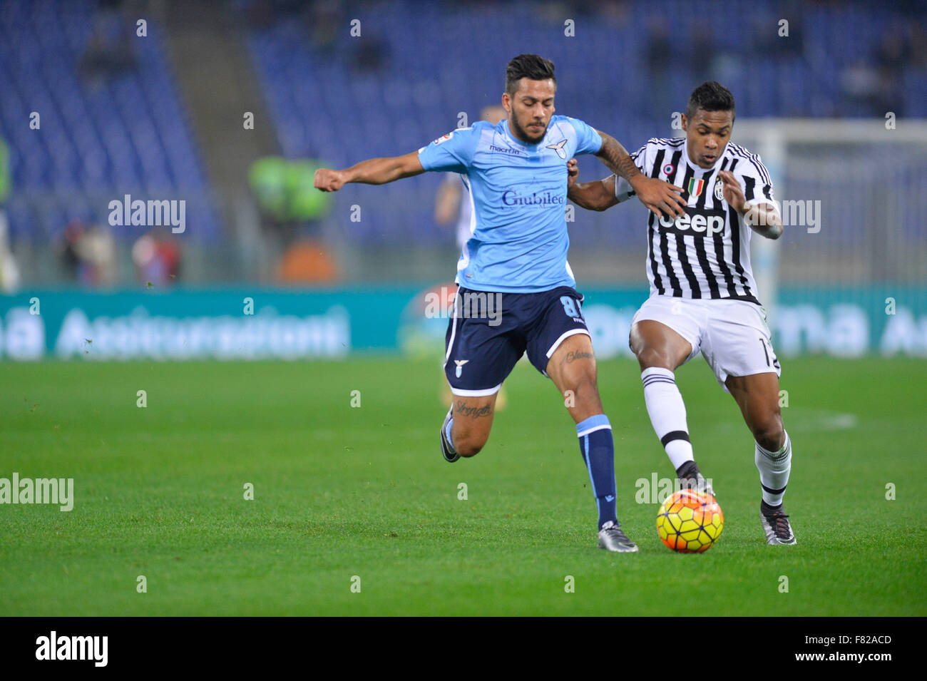 Rome, Italie. 06Th Nov, 2015. Au cours de la Serie A italienne football match S.S. Lazio vs C.F. La Juventus au Stade olympique de Rome, le 04 December, 2015. Credit : Silvia Lore'/Alamy Live News Banque D'Images Rome, Italie. 06Th Nov, 2015. Au cours de la Serie A italienne football match S.S. Lazio vs C.F. La Juventus au Stade olympique de Rome, le 04 December, 2015. Credit : Silvia Lore'/Alamy Live News Banque D'Images