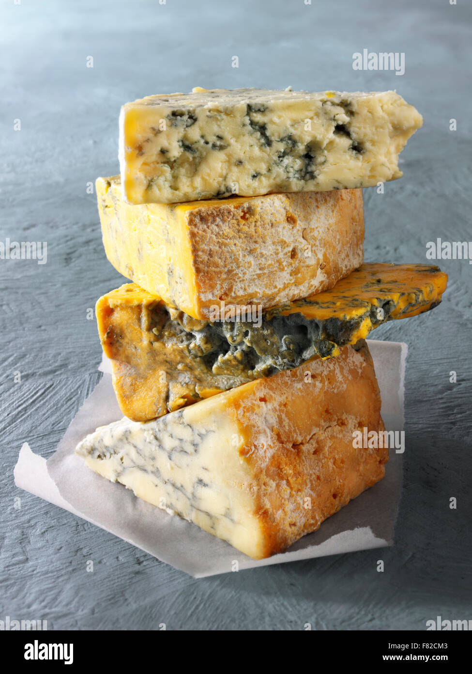 Close up of wedges de fromage bleu - par le haut - Blue Vinney, Stilton, Blacksticks Blue Stilton crémeux, Banque D'Images
