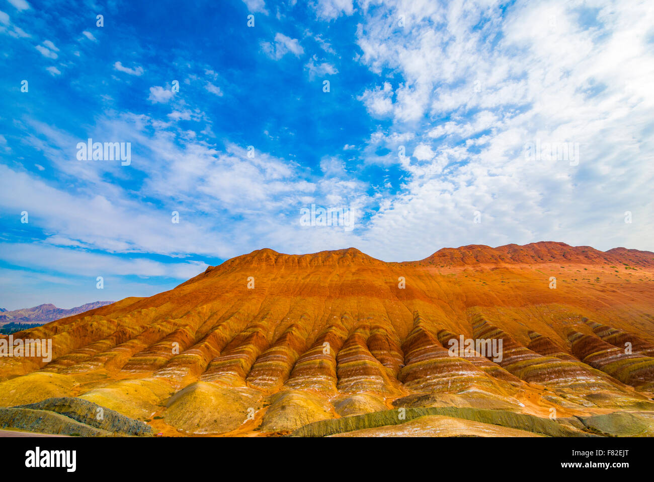 Coloful à Zhanhye Danxie formulaires Parc Geo, Chine Gansu Province, Ballands érodé en couleurs multiples Banque D'Images