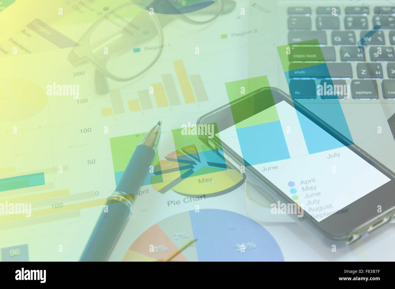 Tableaux et graphiques financiers Banque D'Images