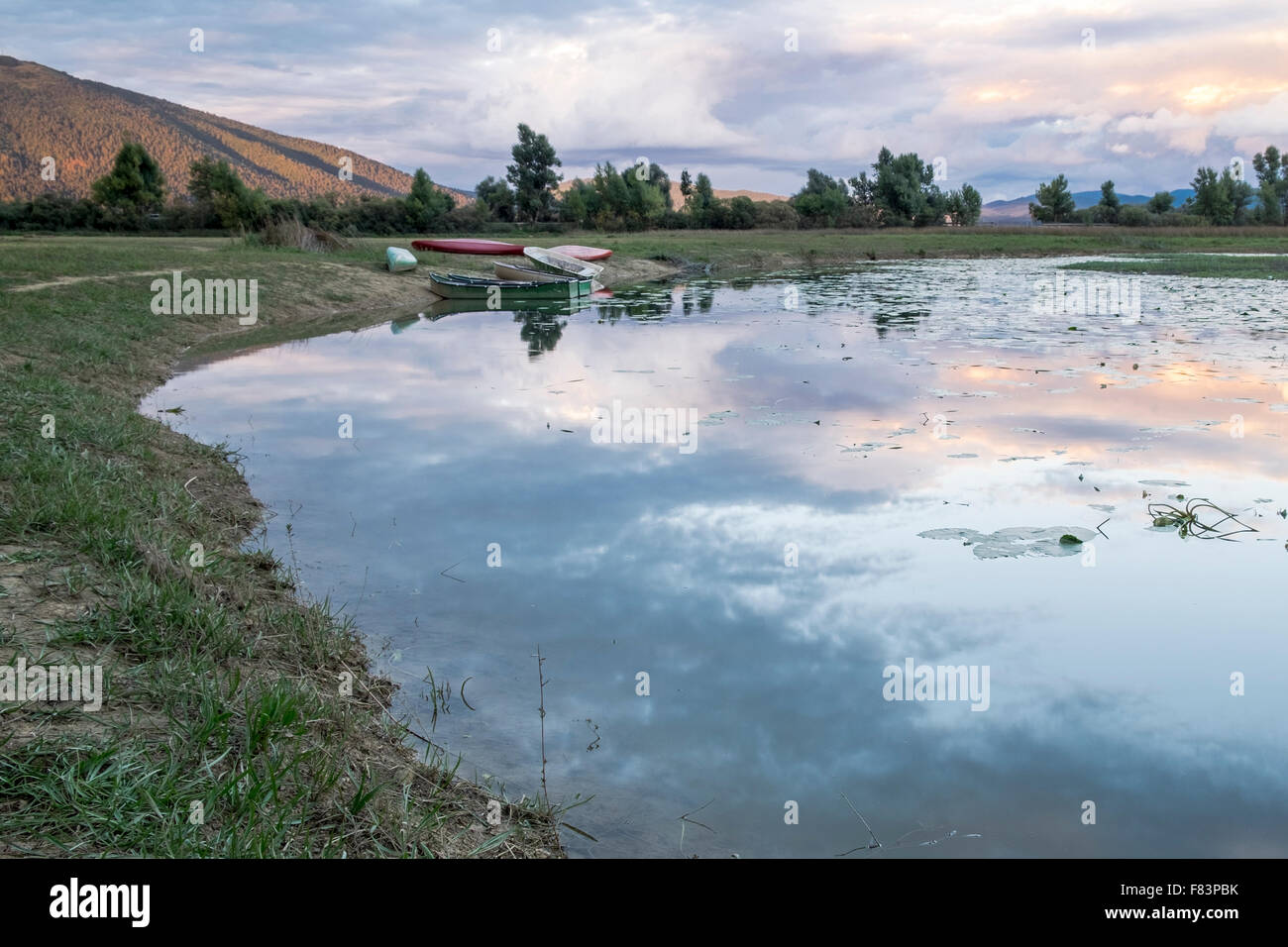 Le lac de Cerknica coucher du soleil du printemps. La Slovénie Banque D'Images