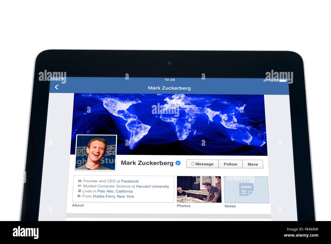 Le site web de Mark Zuckerberg sur l'application Facebook, vue sur un iPad Air Banque D'Images