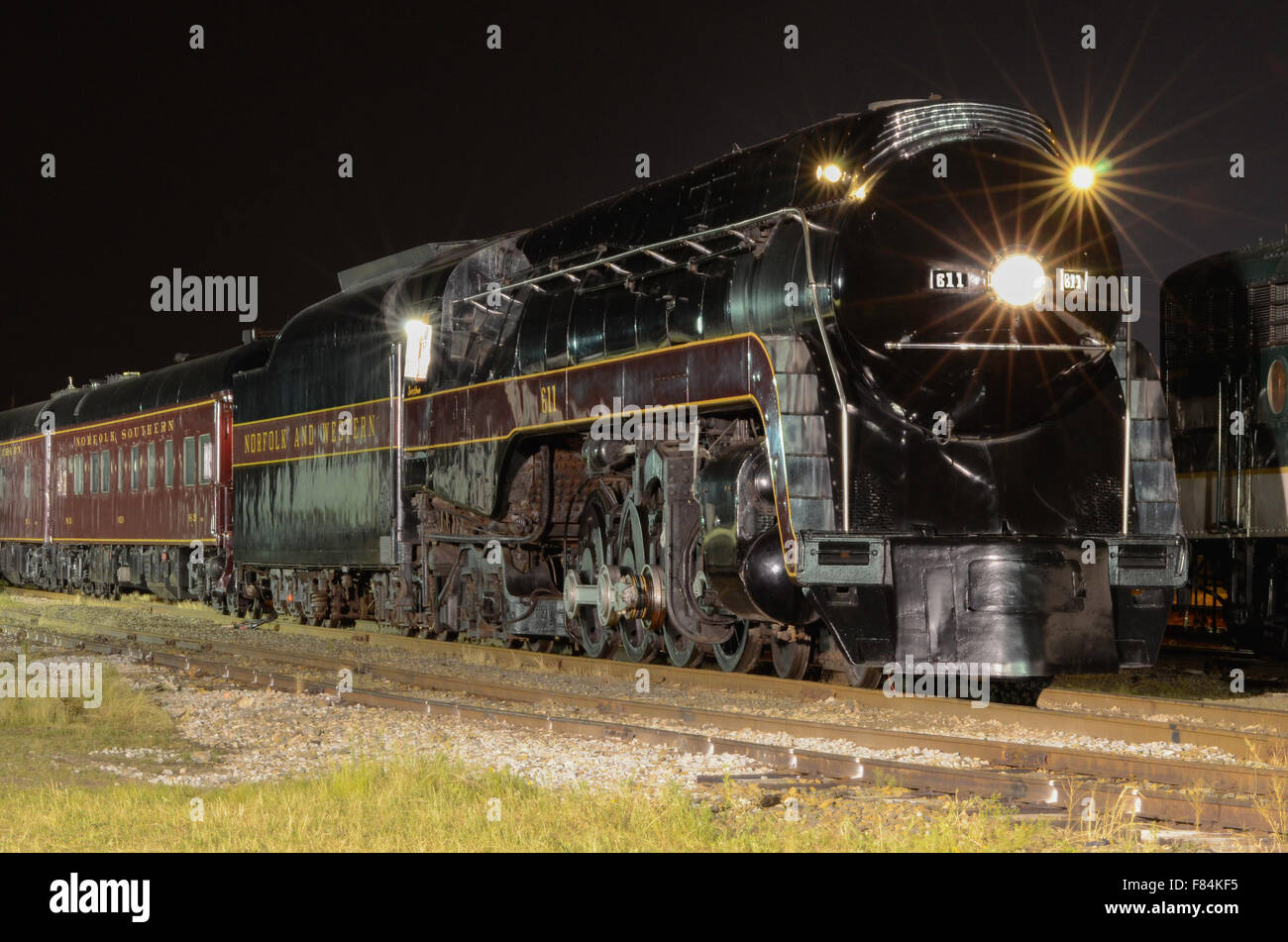 Night Shot of Restored Norfolk & Western 611 au North Carolina Transportation Museum Spencer, Caroline du Nord Banque D'Images