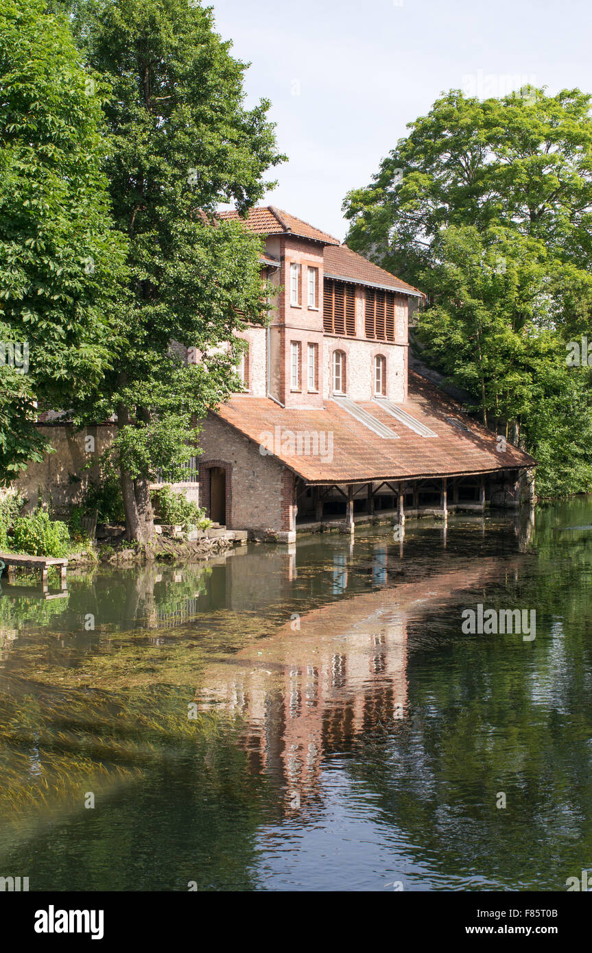 Lavoir ou lavoir sur la rivière Eure, Chartres, Eure-et-Loir, France, Europe Banque D'Images