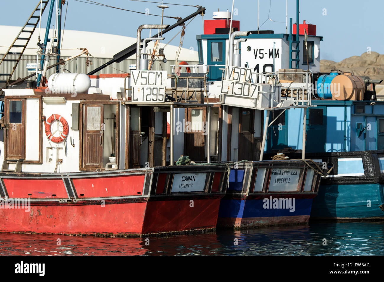 Bateaux de pêche dans le port de Lüderitz Waterfront - Robert - Luderitz, Namibie, Afrique Banque D'Images