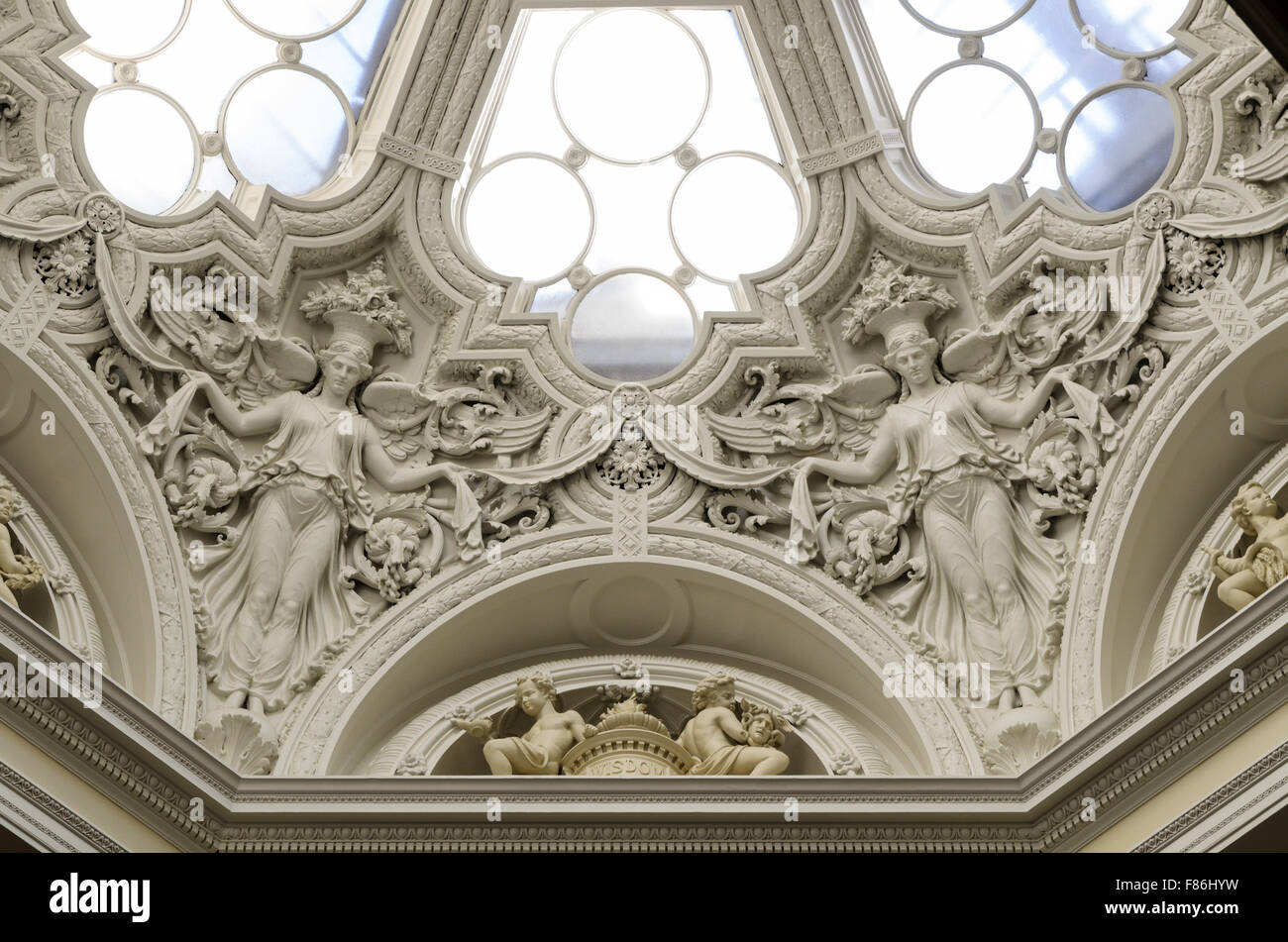 Le dôme en haut de l'Escalier des Muses, Lancaster House, Ministère des Affaires étrangères et du Commonwealth, Londres, Angleterre, Royaume-Uni. Banque D'Images