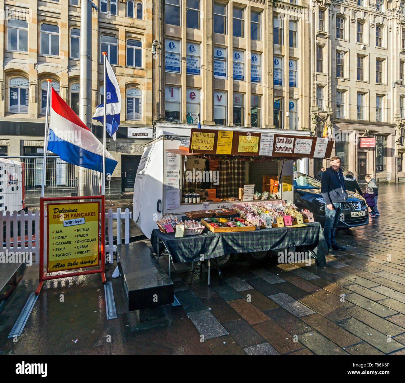 Marché de Noël de Glasgow Décembre 2015 à St Enoch square Glasgow Ecosse Banque D'Images
