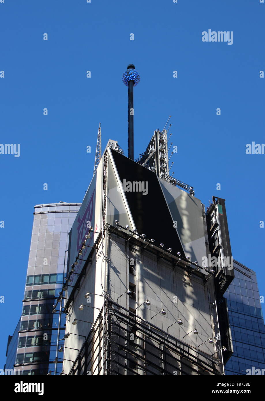 Le Nouvel An à Times Square à New York Manhattan, avec ciel bleu Banque D'Images