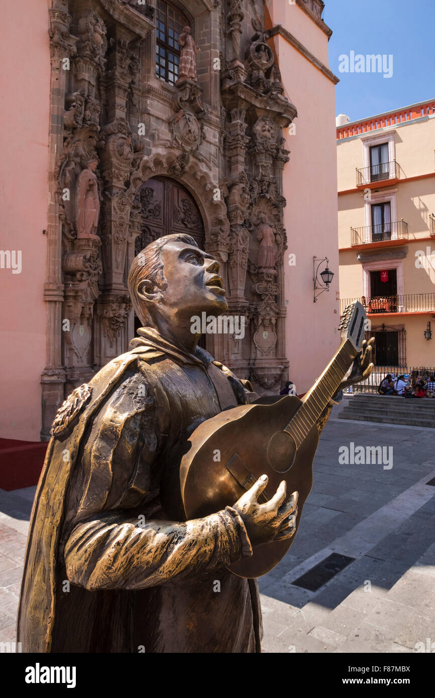 Statue d'un serenader près de la place principale de Guanajuato, Mexique colonial. Banque D'Images