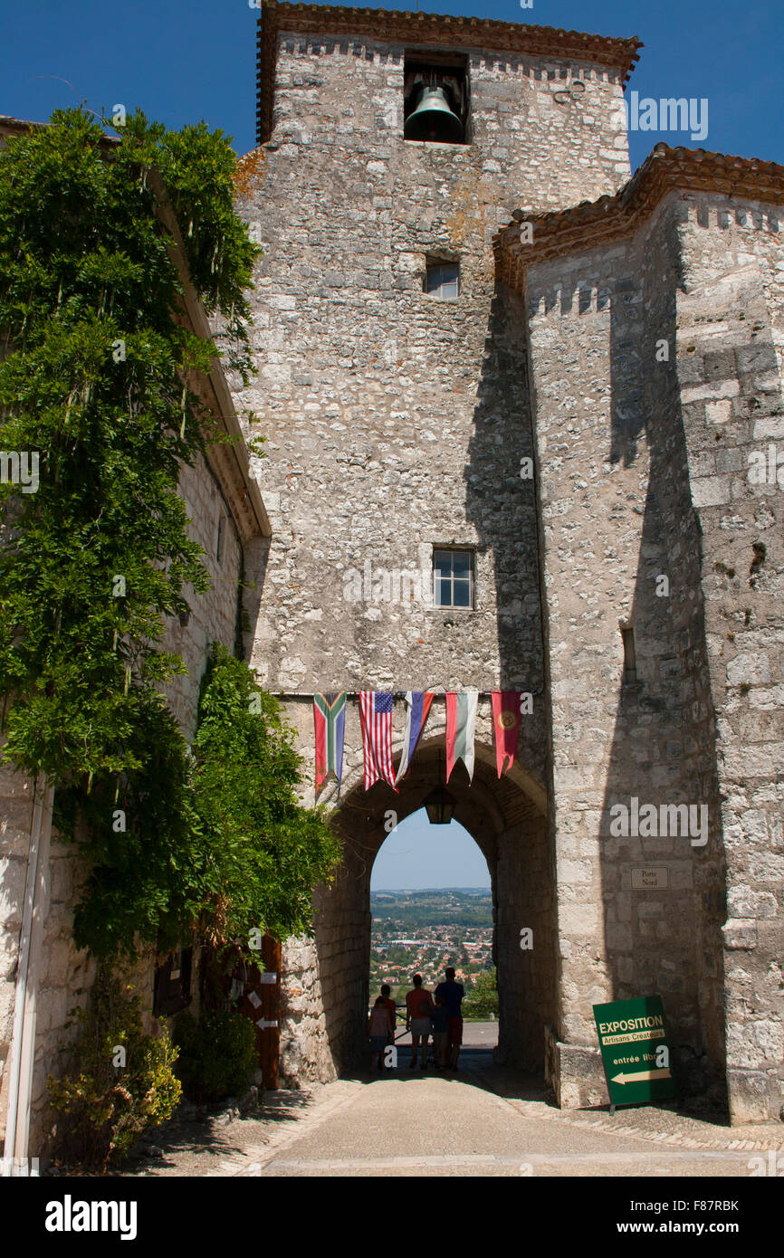 Clocher et porche Pujols Lot-et-Garonne Banque D'Images