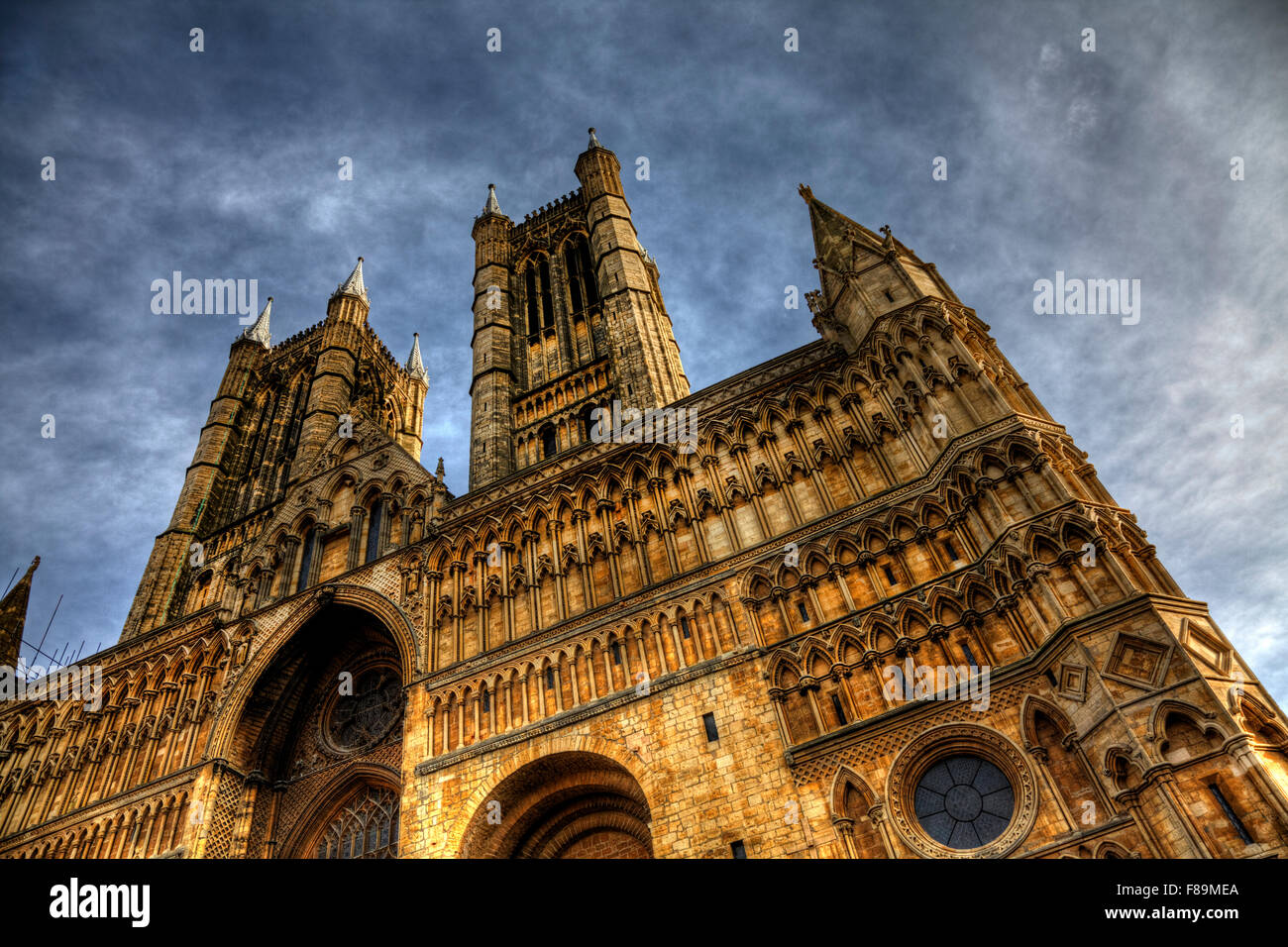 Façade de la cathédrale de Lincoln Lincoln d'extérieur de bâtiment ville Lincolnshire UK Angleterre Banque D'Images