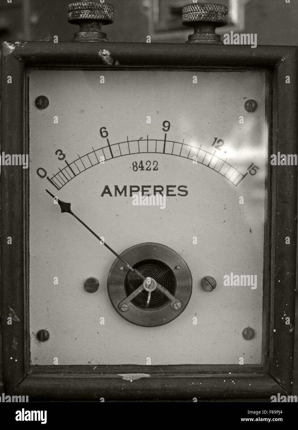 Victorian ampèremètre montrant ampères à l'aide d'une aiguille Banque D'Images