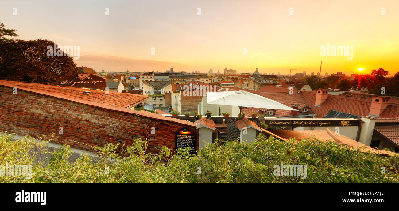 Zagreb skyline at sunset Banque D'Images