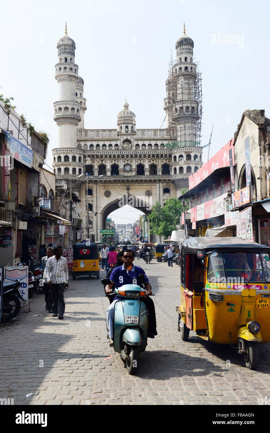 Le magnifique monument Charminar et les marchés animés autour d'elle. Banque D'Images