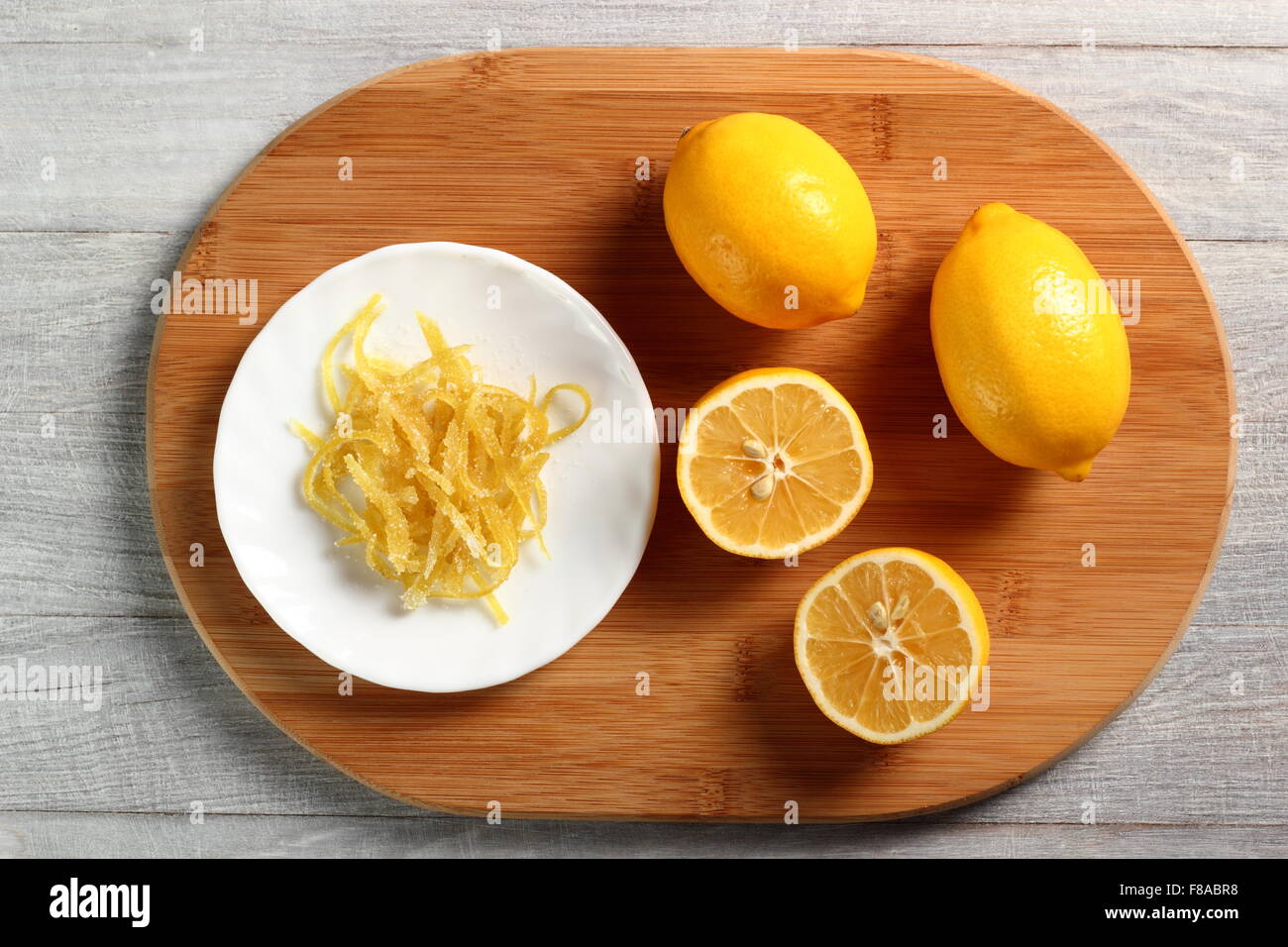 Zestes de citron confits Banque D'Images