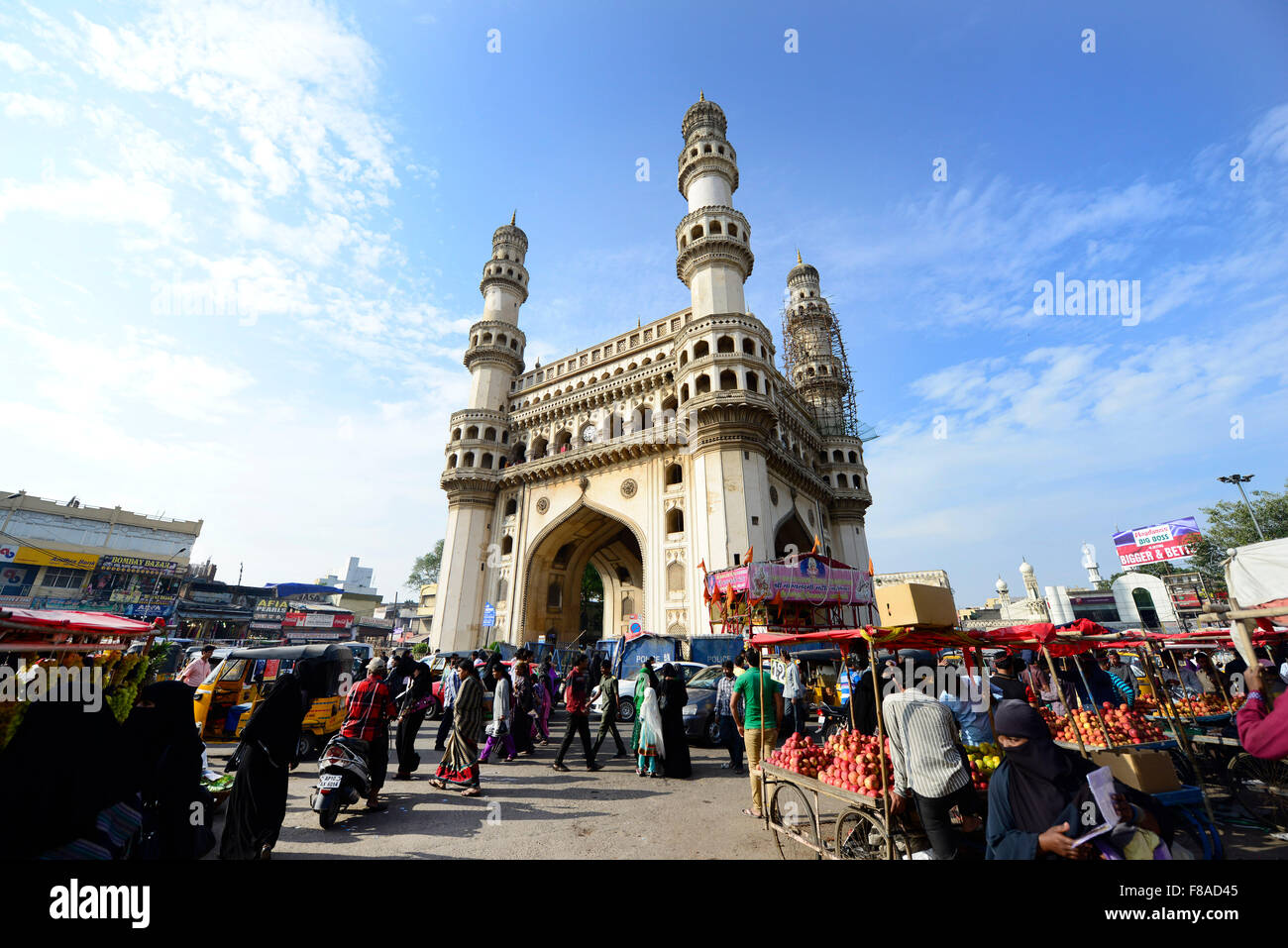 Le magnifique monument Charminar et les marchés animés autour d'elle. Banque D'Images