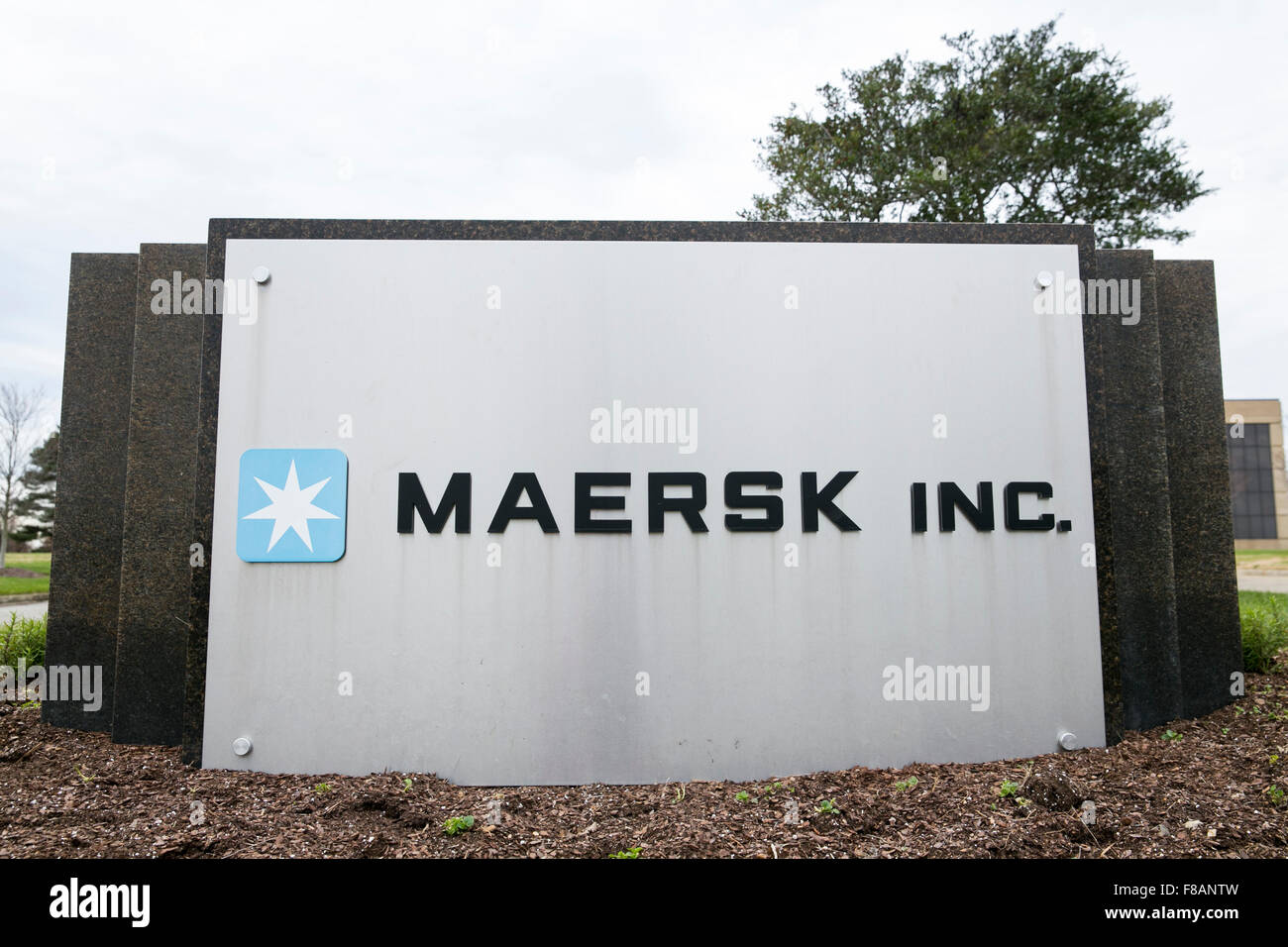 Un logo affiche à l'extérieur de l'établissement occupé par Maersk, Inc., à Charlotte, Caroline du Nord le 28 novembre 2015. Banque D'Images