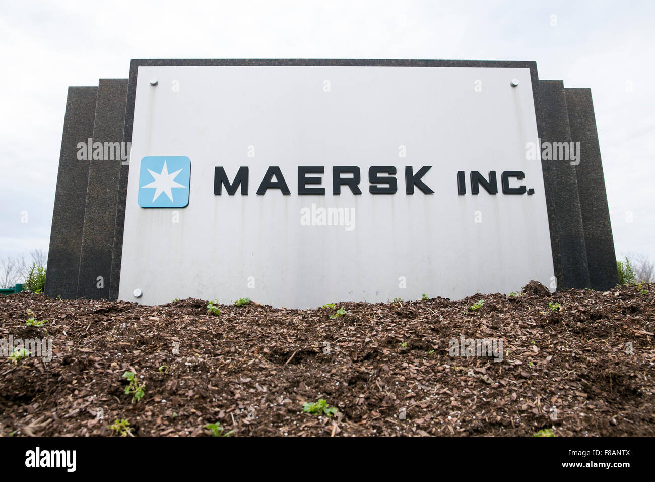 Un logo affiche à l'extérieur de l'établissement occupé par Maersk, Inc., à Charlotte, Caroline du Nord le 28 novembre 2015. Banque D'Images
