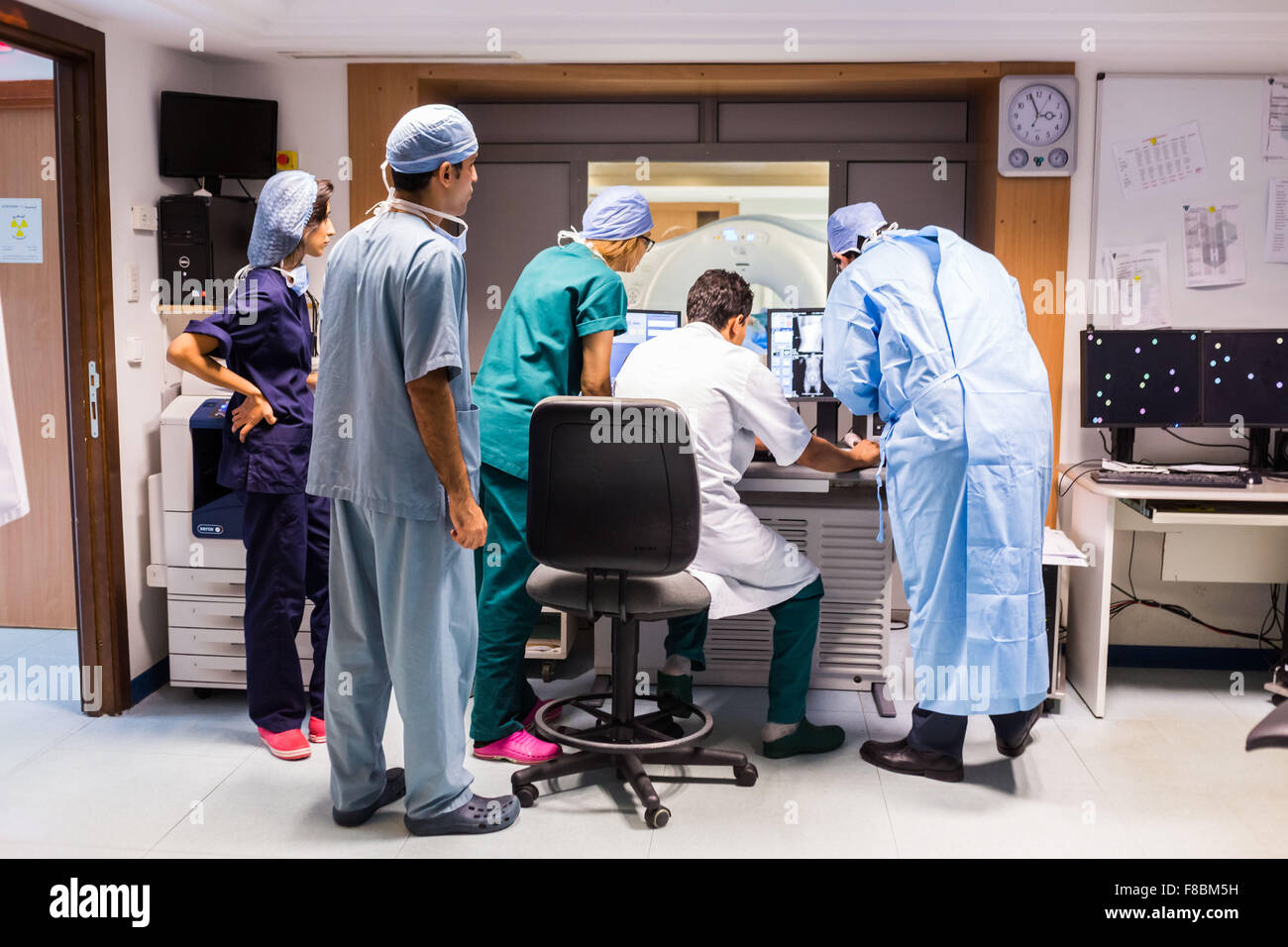L'ablation par radiofréquence d'une tumeur au foie Hannibal Internationale hôpital privé, Tunis, Tunisie.. Banque D'Images