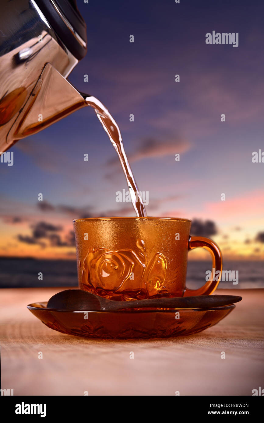 Café avec le ciel du matin comme l'arrière-plan Banque D'Images