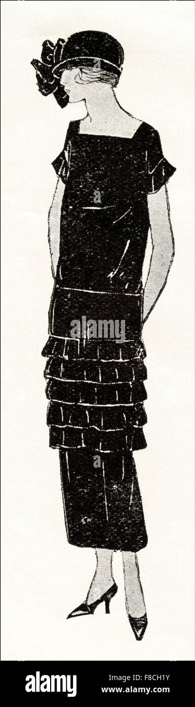 la-mode-gar-onne-des-ann-es-1920-robe-en-velours-noir-avec-beaucoup-de