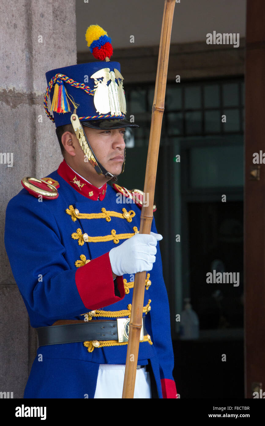 Travail de la garde présidentielle au palais présidentiel, Quito Banque D'Images