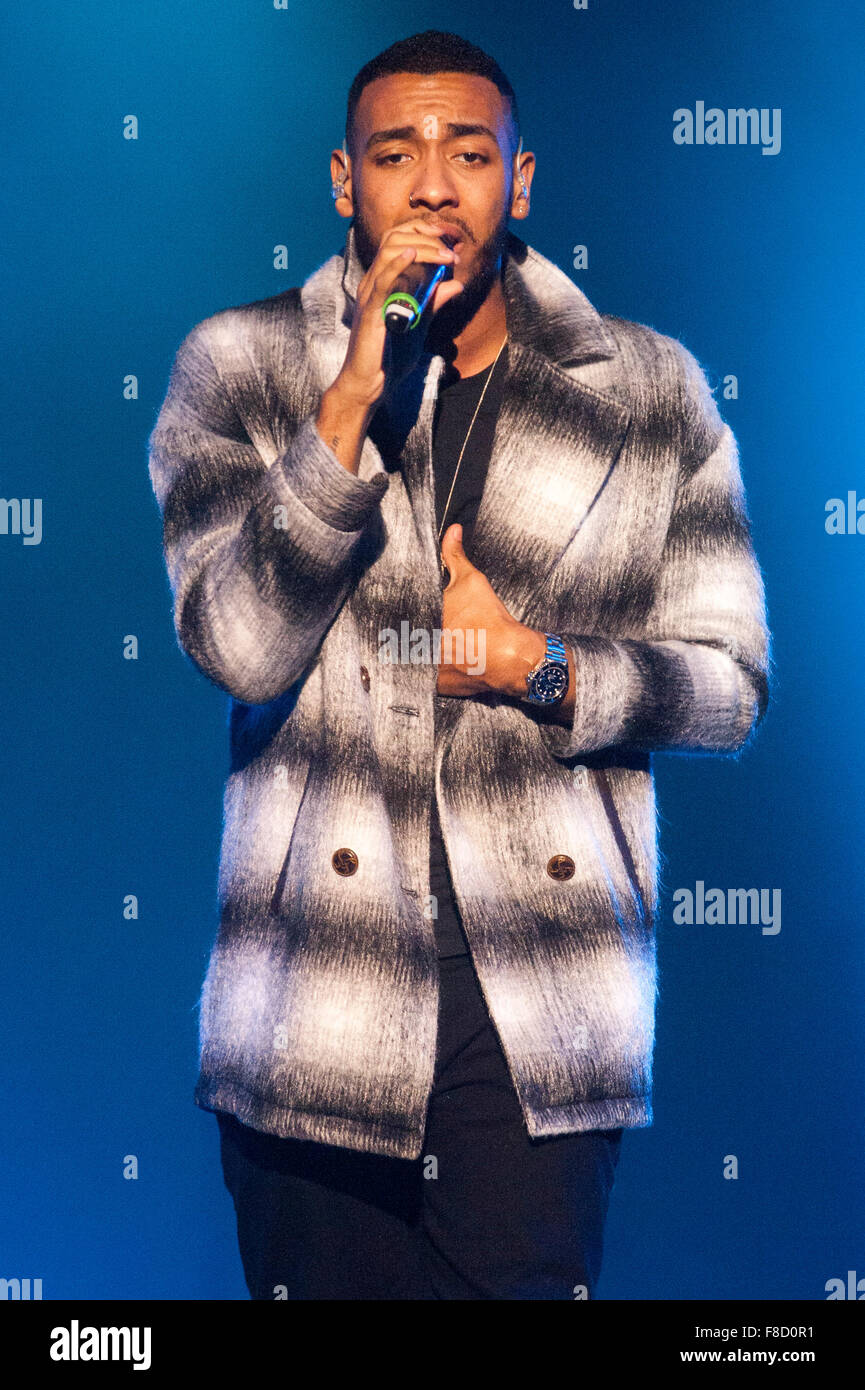 Josh Daniels, qui l'a fait aux juges Maisons sur X Factor cette année, joue sur la scène du Théâtre de la mode des vêtements à Show Live, NEC, Birmingham, UK. 8 décembre 2015. Crédit : Antony l'ortie/Alamy Live News Banque D'Images