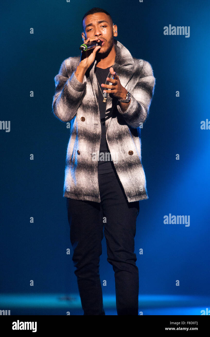 Josh Daniels, qui l'a fait aux juges Maisons sur X Factor cette année, joue sur la scène du Théâtre de la mode des vêtements à Show Live, NEC, Birmingham, UK. 8 décembre 2015. Crédit : Antony l'ortie/Alamy Live News Banque D'Images