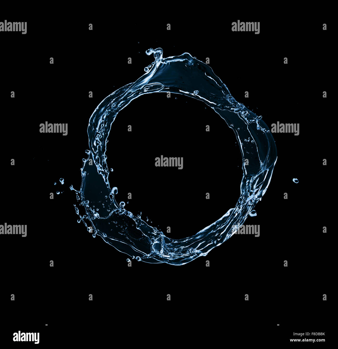 Les éclaboussures d'eau isolé sur fond noir Banque D'Images
