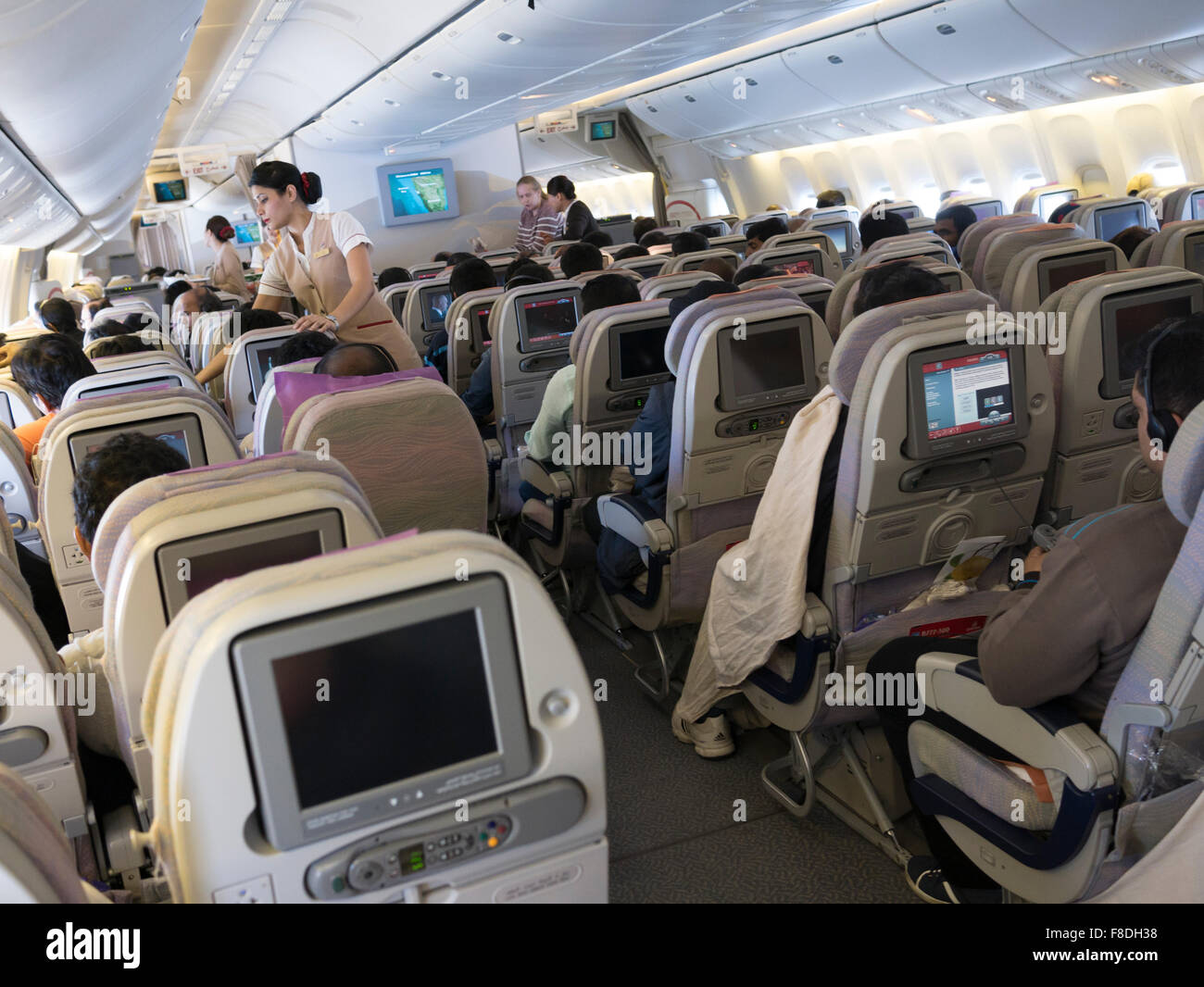 Emirates flight Banque de photographies et d'images à haute résolution -  Alamy