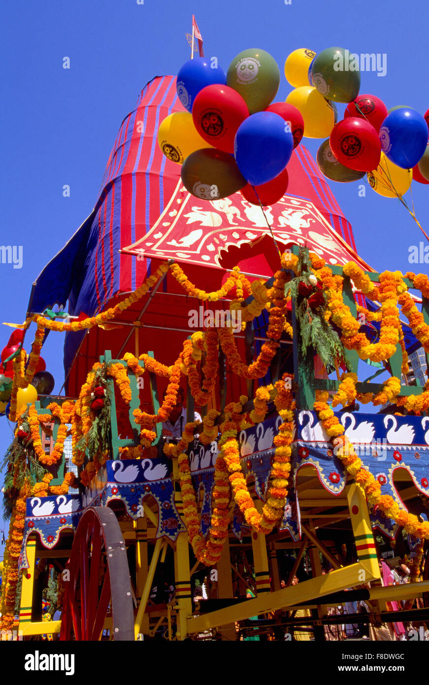 Défilé de chars d'Hare Krishna et Festival de l'Inde, Vancouver, BC - Colombie-Britannique, Canada - Flotteur décorées de couleurs vives Banque D'Images