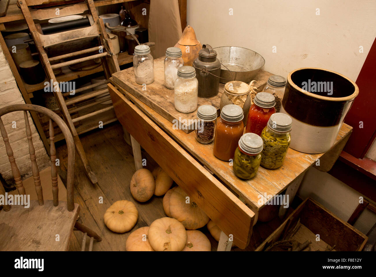 Divers fruits et légumes sur une table Banque D'Images