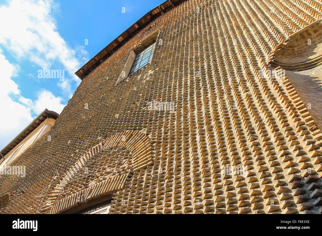 Mur de l'ancienne église catholique (Chiesa Cattolica Suffragio) à Rimini, Italie Banque D'Images