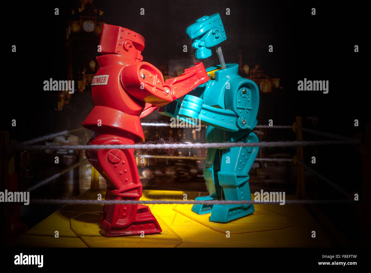 jouet robot boxeur
