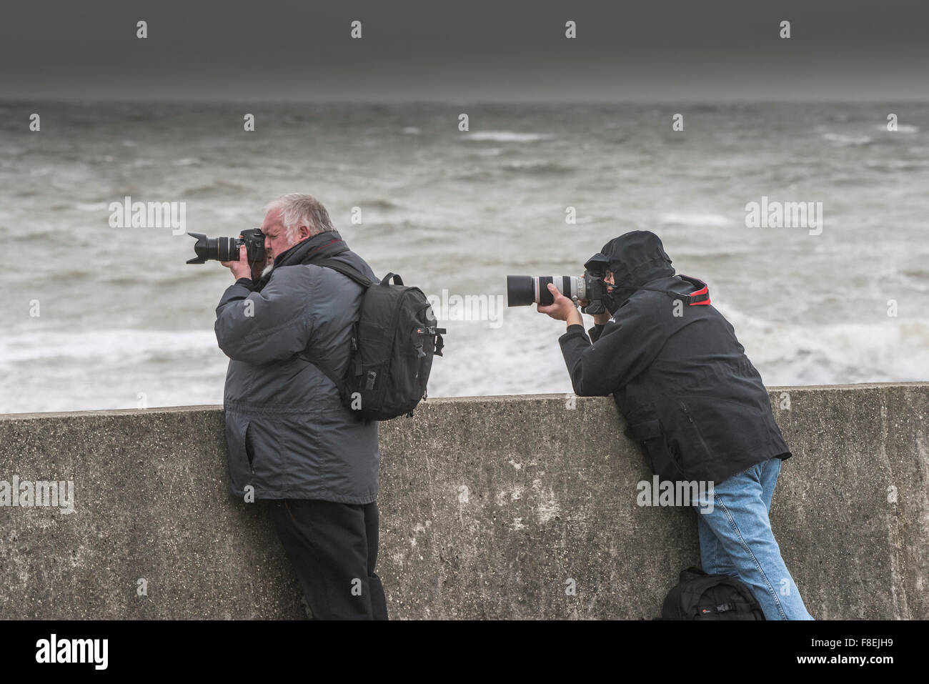 Photographes sur le front de mer de Porthcawl, Galles du Sud. Banque D'Images