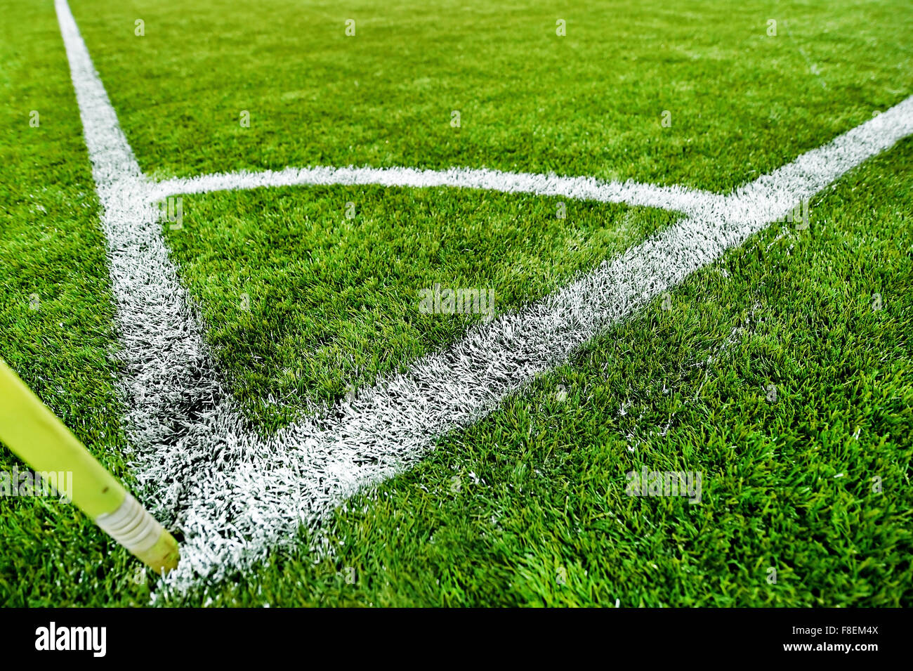 Closeup shot avec un côté peint sur un terrain de football gazon Banque D'Images
