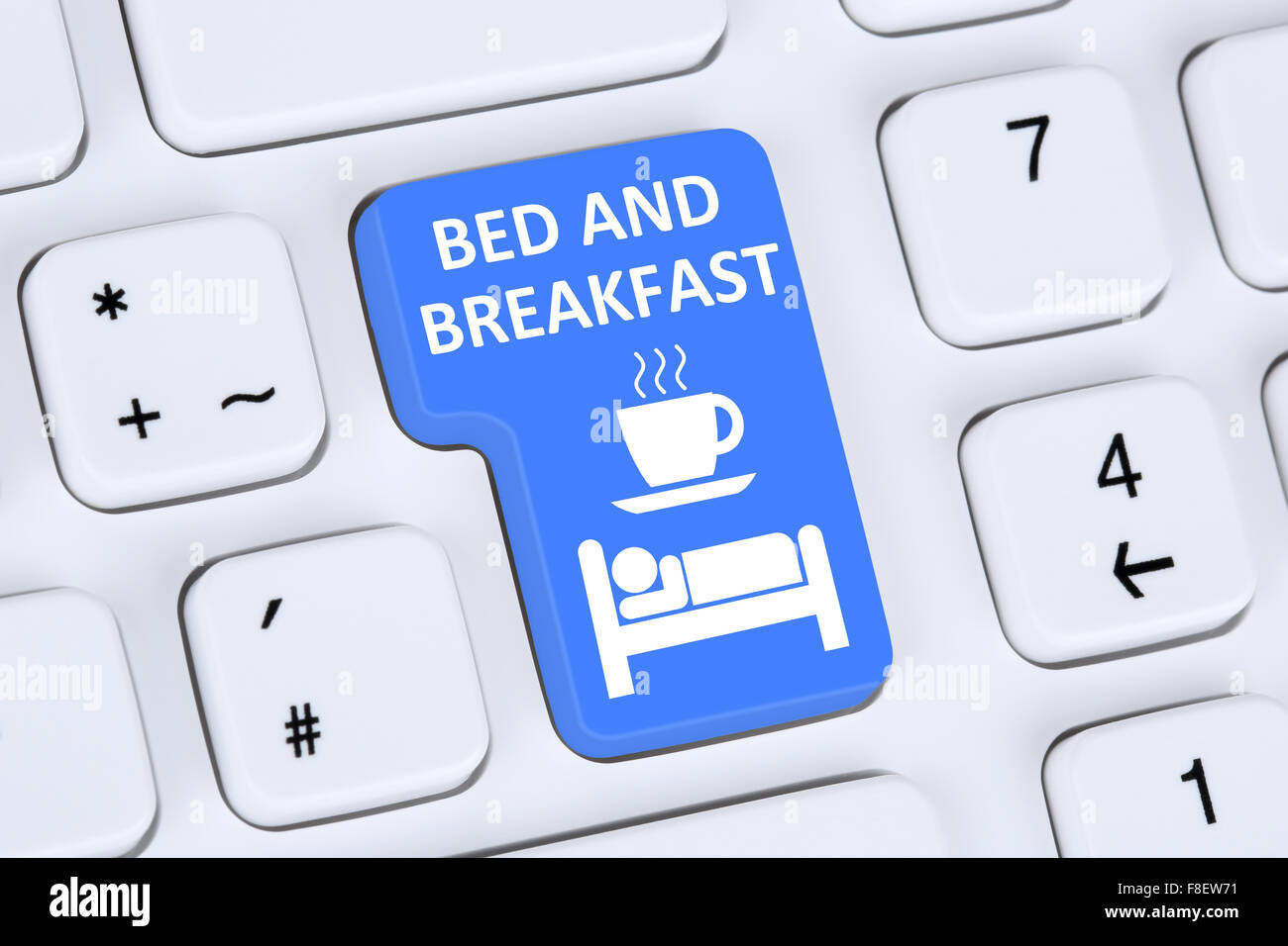 Bed and breakfast room en ligne internet réservation B&B hostel sur ordinateur Banque D'Images