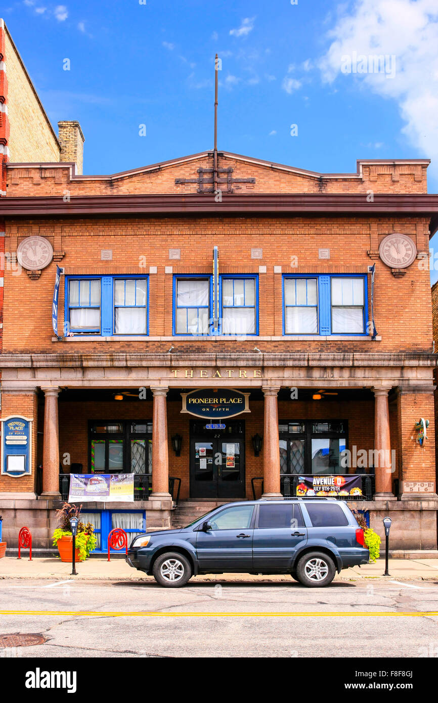Pioneer Place Theatre de la 5ème avenue sud dans le quartier historique du centre-ville de St. Cloud Minnesota Banque D'Images