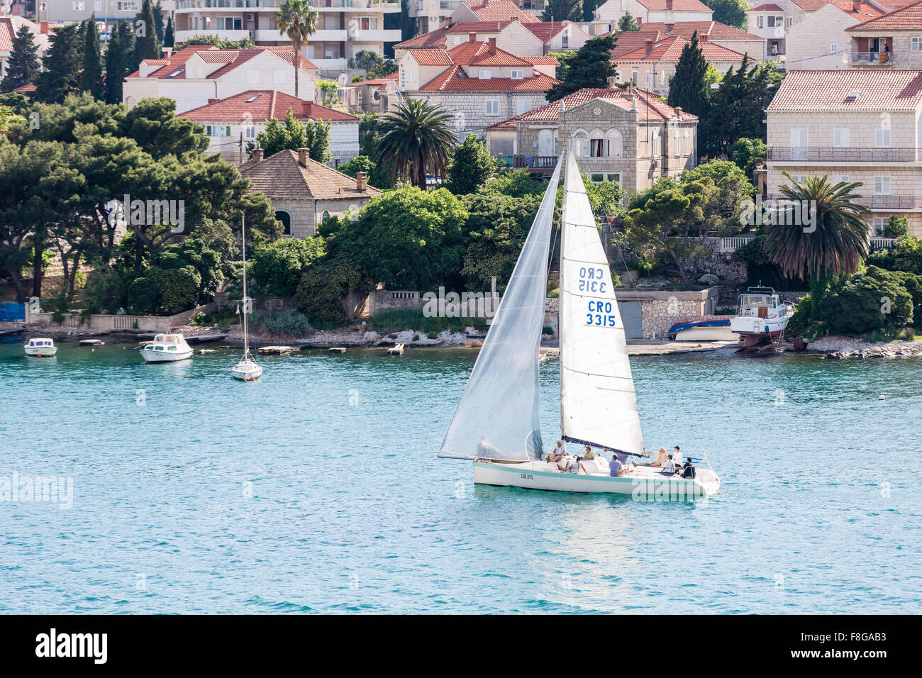 Les gens s'amusant sur un voilier en Croatie Banque D'Images
