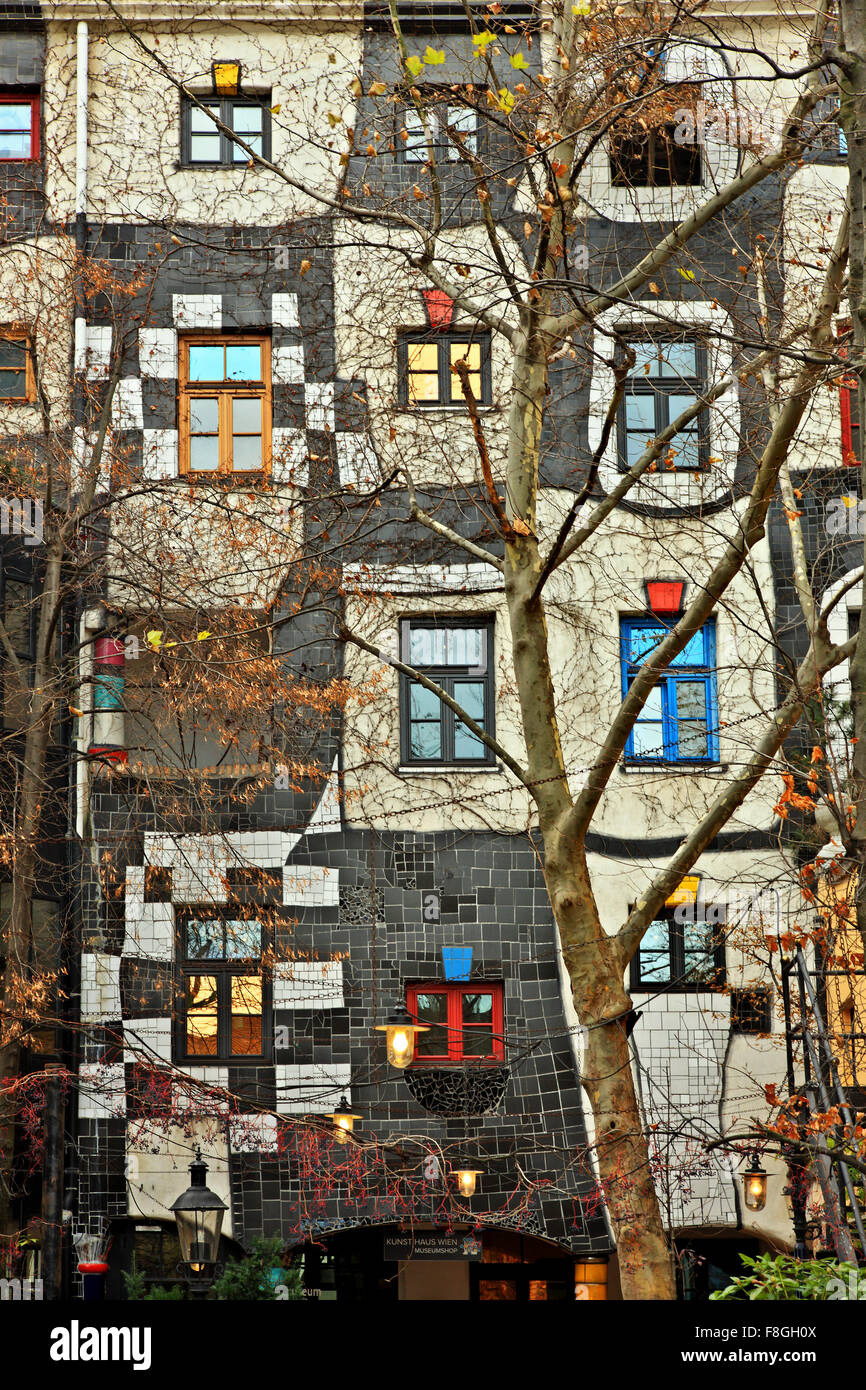 Le Kunst Haus Wien ('Art House' - architecte : Friedenreich Hundertwasser), Vienne, Autriche. Banque D'Images