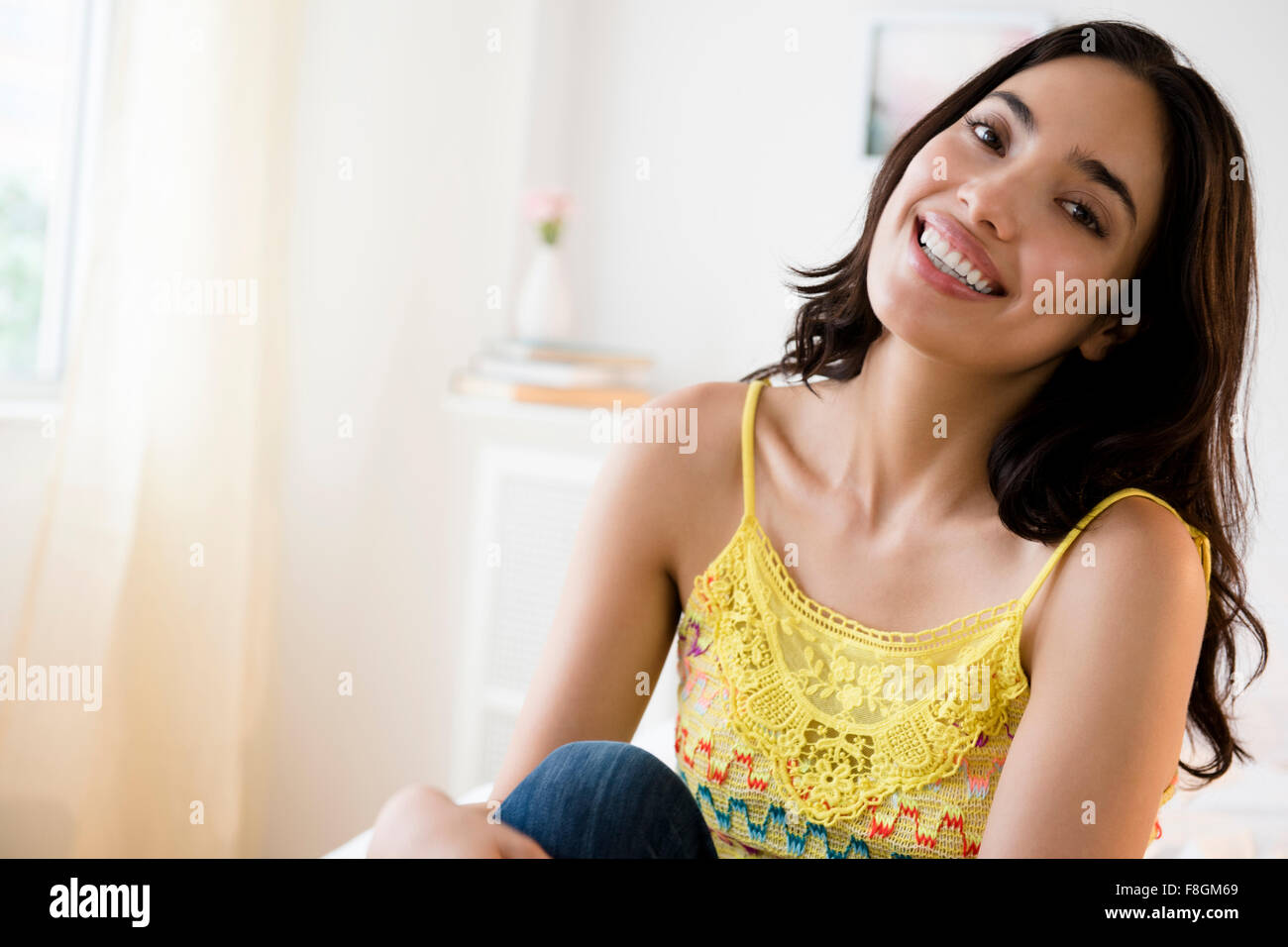 Hispanic woman smiling Banque D'Images