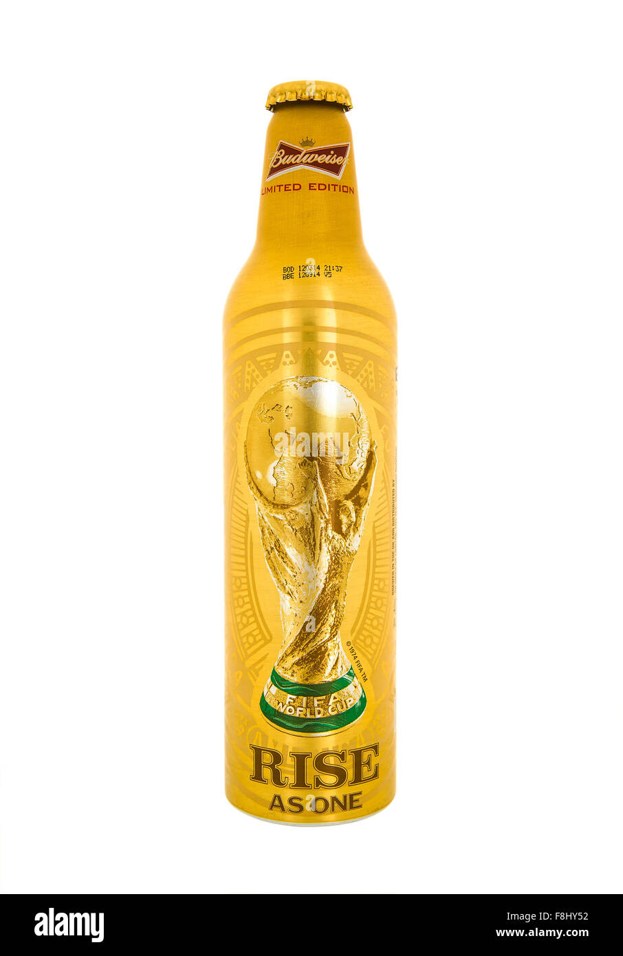 Bouteille de bière Budweiser en édition limitée pour la Coupe du Monde de Football FIFA 2014 sur fond blanc Banque D'Images