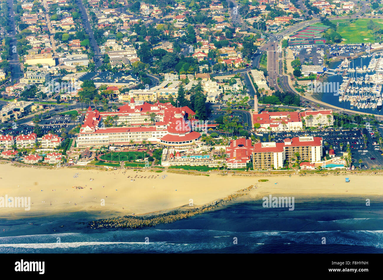 Vue aérienne de l'île Coronado et dans la baie de San Diego en Californie du Sud, États-Unis d'Amérique. Une vue de la Rayray714 Banque D'Images