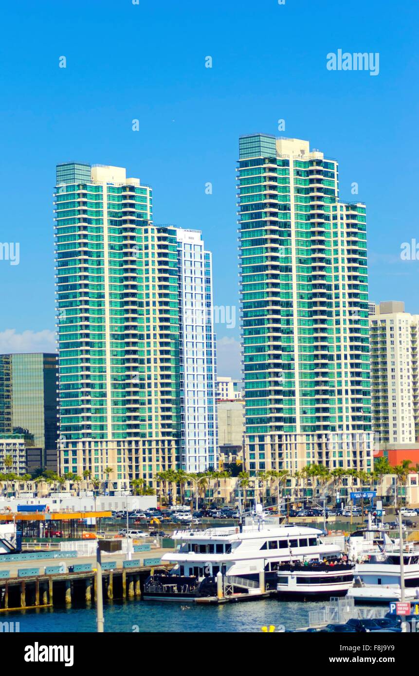 Une vue sur le port de plaisance quartier dans le centre-ville de San Diego en Californie du sud dans les Etats-Unis d'Amérique. Certains de la loca Banque D'Images