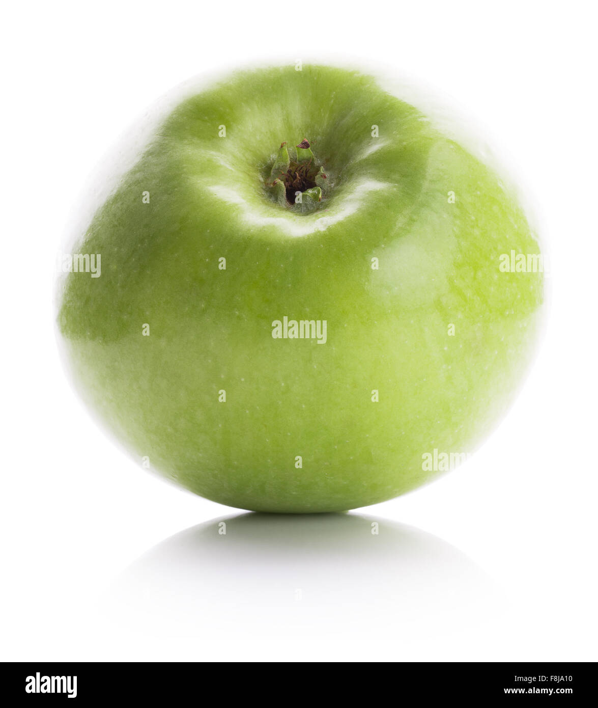 Green Apple isolé sur le fond blanc. Banque D'Images